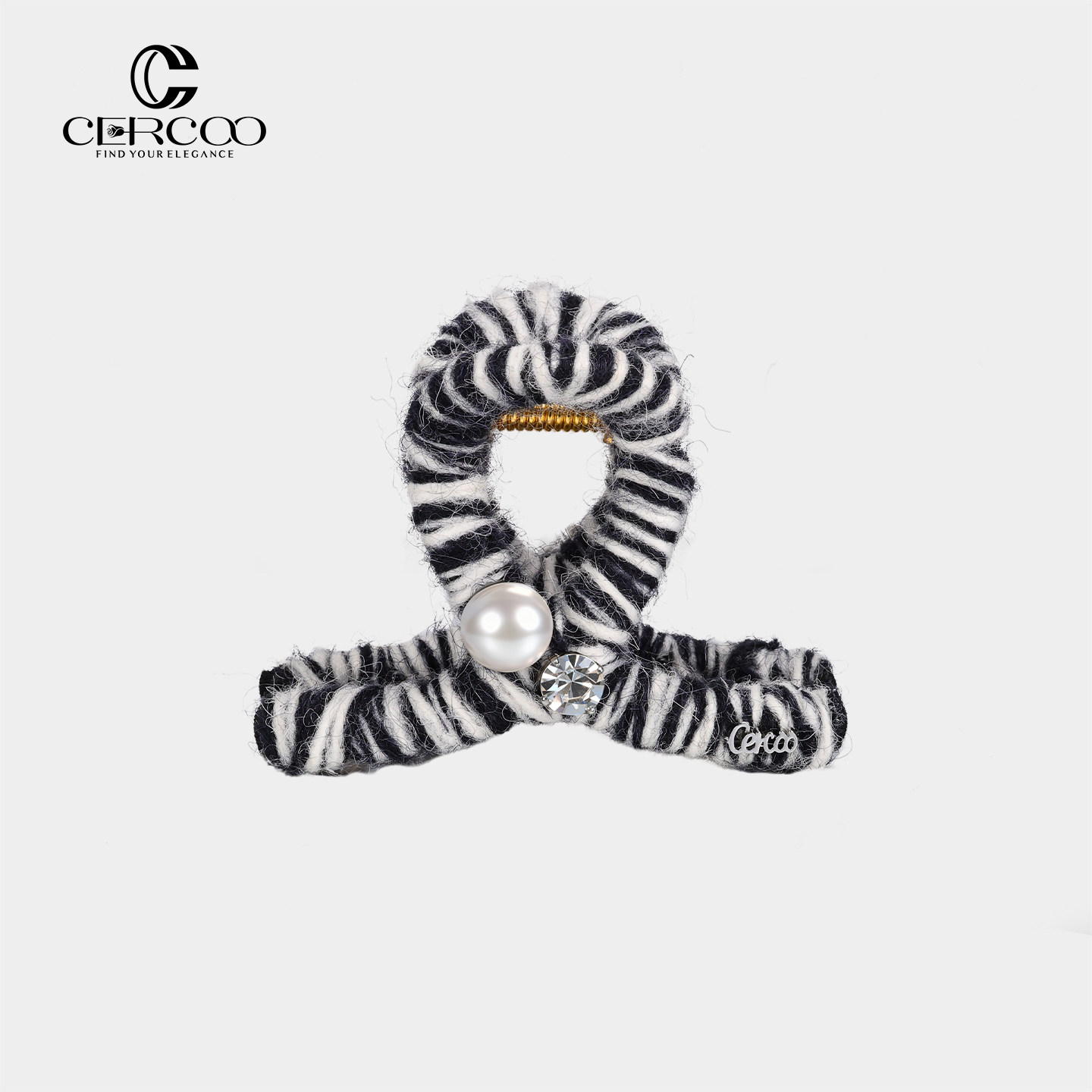 Cercoo/奢蔻雪绒颂氛围感鲨鱼夹