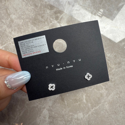 s999纯银针养耳洞满钻四叶草耳钉