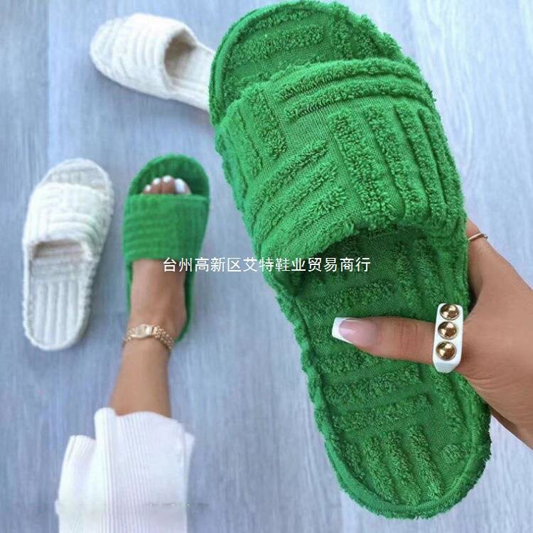shoes women欧美外贸大码秋冬新款一字厚底毛毛拖鞋女压花棉拖毛
