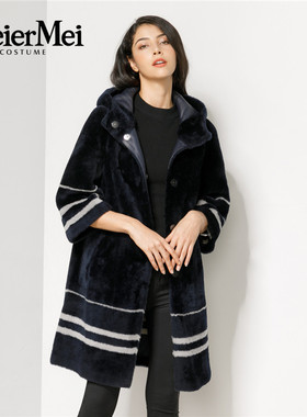 玫而美时尚羊毛皮拼接撞色宽松皮毛一体秋冬大衣女保暖MDES25600