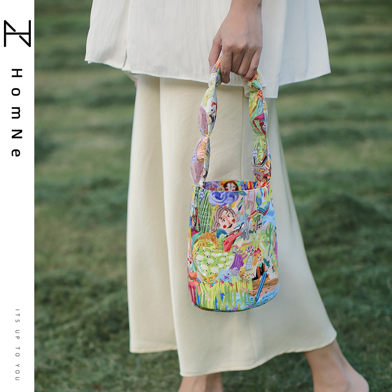 弘娜联名cici日系原宿充棉手拎