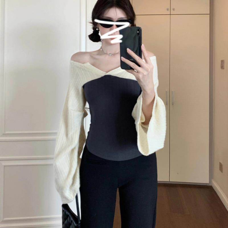 一字肩撞色长袖针织衫女早秋韩系穿搭修身纯欲辣妹设计感露肩上衣