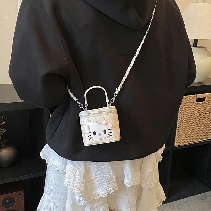 高级感迷你小包包女夏季链条盒子包2026新款超火精致单肩斜挎包