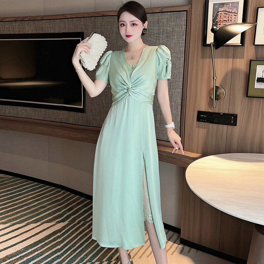 女高级感连衣裙夏季新款端庄气质短袖v领拼蕾丝收腰三醋酸中长裙