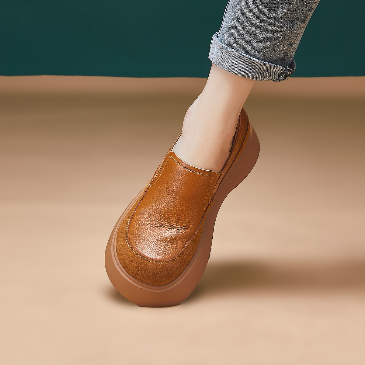 厚底休闲鞋女2025春秋新款套脚妈妈鞋头层牛皮百搭复古一脚蹬