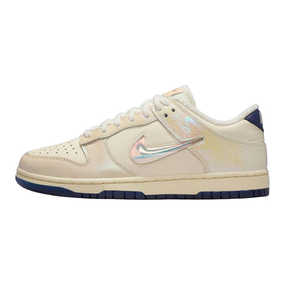 【攀登】Nike Dunk 舒适贴合 低帮 板鞋 女款 珍珠白