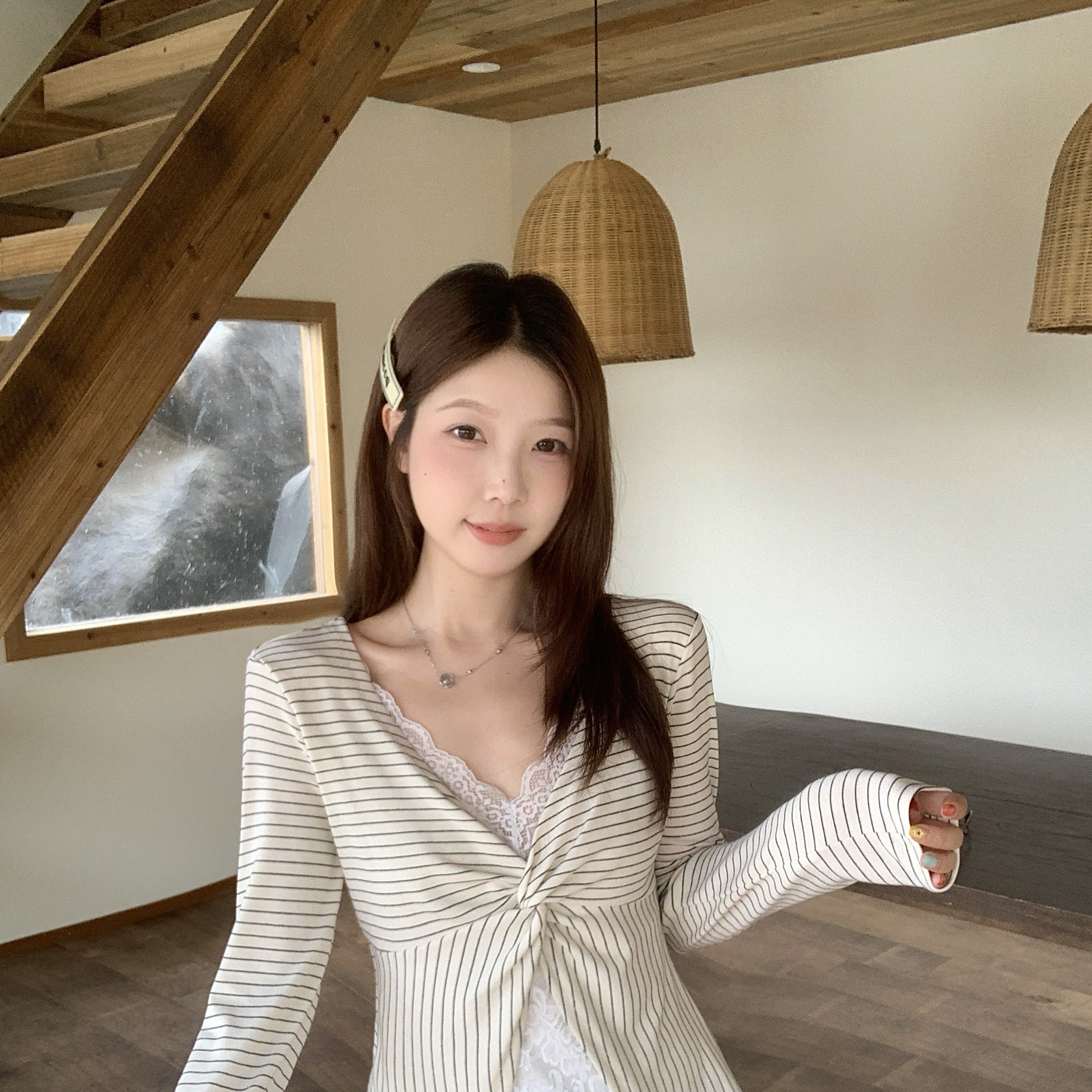 实拍 大码韩系蕾丝拼接V领长袖T恤设计感扭结修身显瘦假两件上衣