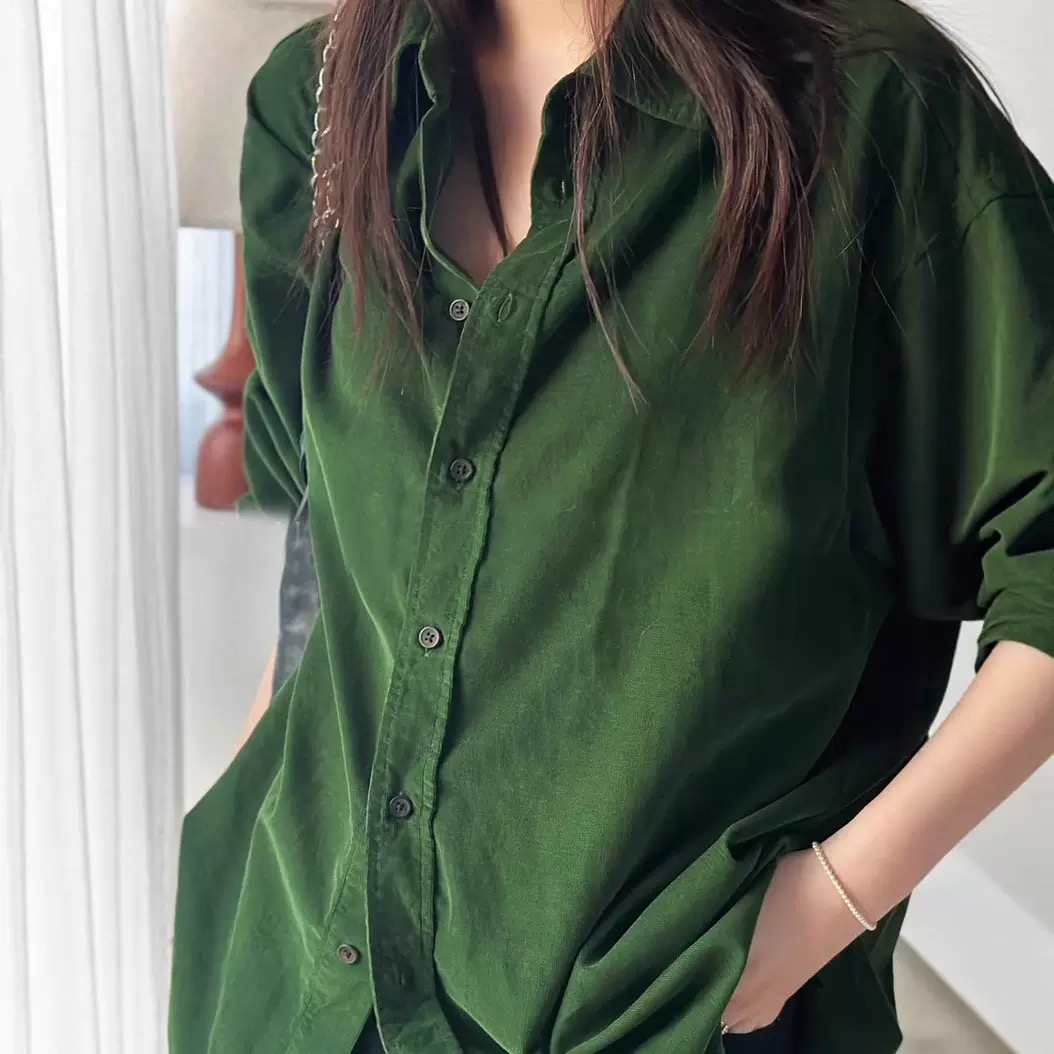 高级感哗啦啦的纯棉灯芯绒衬衫