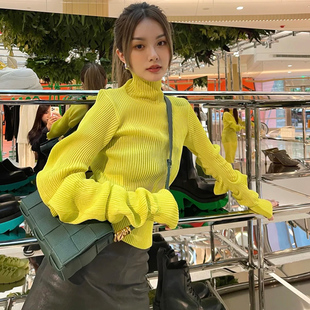 轻熟复古辣妹松弛慵懒秋冬外穿黄色坑条高领长袖套头针织衫毛衣女