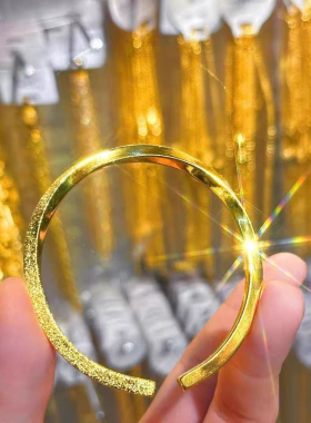 新款四方扭纹沙手镯亮面开口实心手环女款时尚简约气质手饰