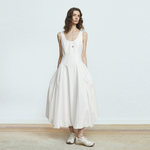 Carolingian法式松弛感！日本VISCOSE混纺立体花苞裙连衣裙小白裙