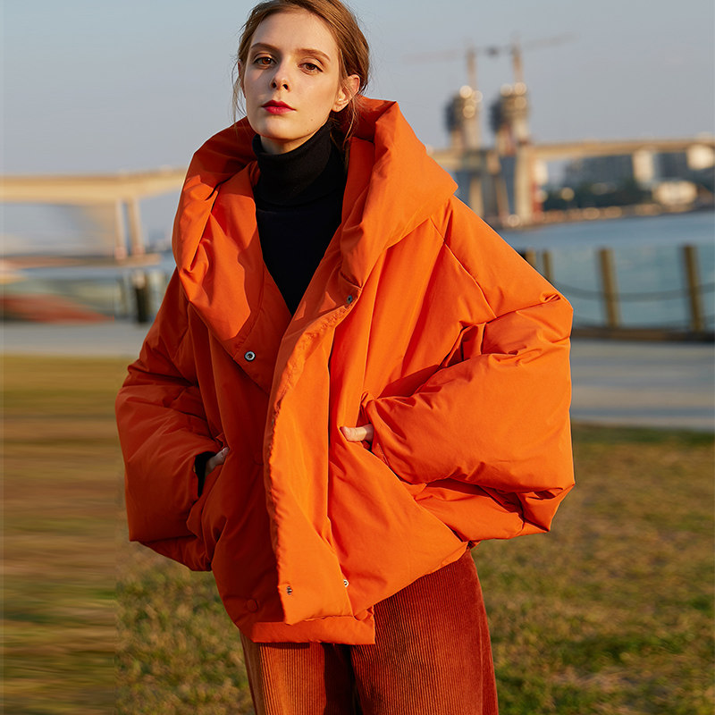 意大利小众设计蝙蝠型加厚羽绒服