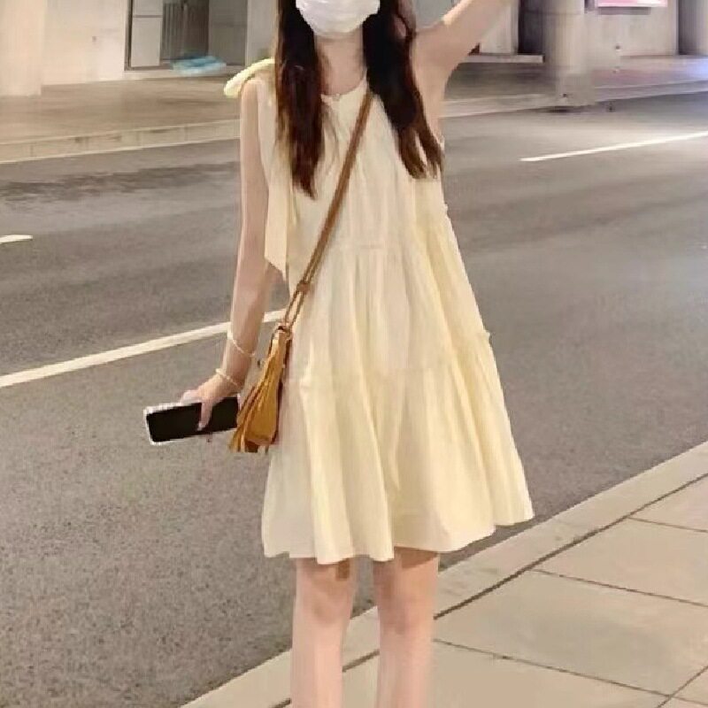 夏季小个子吊带无袖挂脖修身气质显瘦高级感简单大方杏色连衣裙女