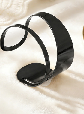 复古黑色手镯女款2026新款爆款高级感轻奢小众设计感手环手饰