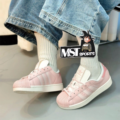 Adidas粉色贝壳头低帮休闲板鞋