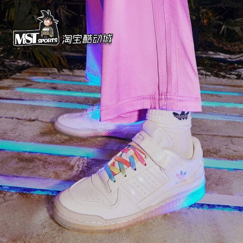 三叶草系带魔术贴板鞋彩虹渐变