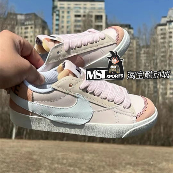 Nike解构大钩系带女子低帮板鞋