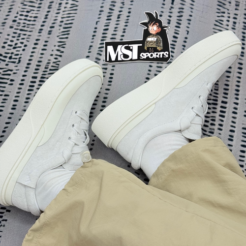 Adidas阿迪达斯白灰麂皮休闲鞋