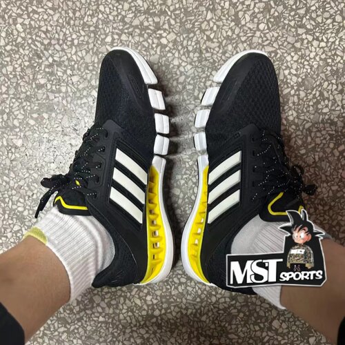 Adidas清风透气黑白黄男女跑步鞋