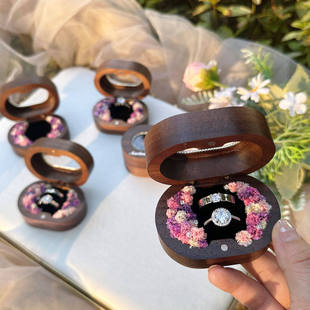 求婚订婚结婚戒指盒首饰收纳盒木质项链盒精美饰品礼物盒拍照道具