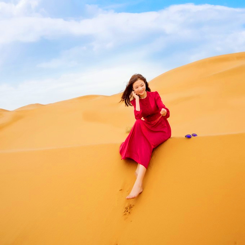 【特色游玩+旅拍】免费为您规划路线+深度体验游玩+旅拍摄影+无人机航拍 【专业定制】旅游达人为你精心设计线路，免费修改打磨，定制你的专属 【西北青海全景】小众景点+青海湖+茫崖湖+茶卡盐湖+敦煌+莫高窟+鸣沙 【精选酒店】按行程规划选择性价比高的酒店，可随心调整，随你所想