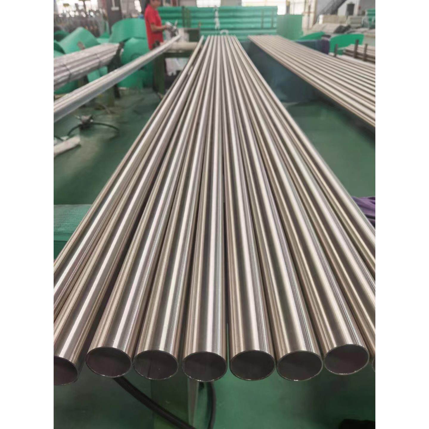 304钢不锈钢镜面不圆管8镍18铬锈焊管外径19mm锈钢圆不管量大价优