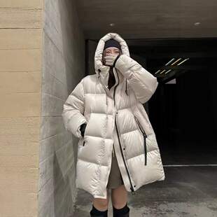 休闲中长款连帽保暖平湖羽绒服2024冬季新品缎面长款女装加厚外套