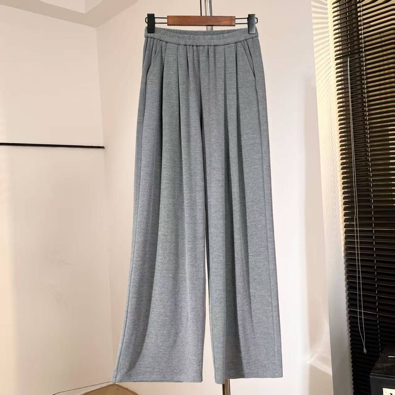 潇潇丨招牌面料羊脂玉丨可机洗无静电丨平肚神裤 长98裤子Q260050