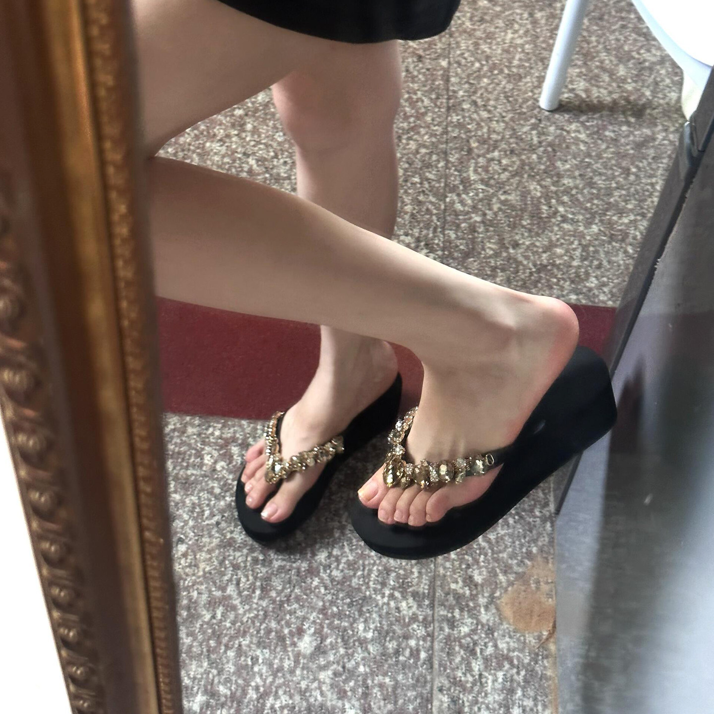 黑色爆闪水钻人字拖女坡跟沙滩鞋夹趾拖外穿休闲防滑厚底凉拖鞋