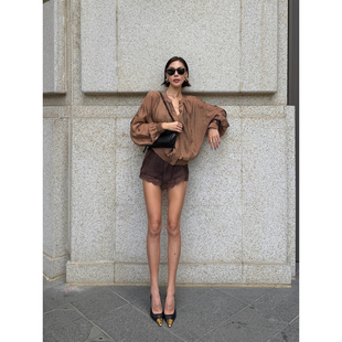 VanessaLab 私服早秋复古咖色光泽垂性衬衫女长袖圆领薄夹克外套