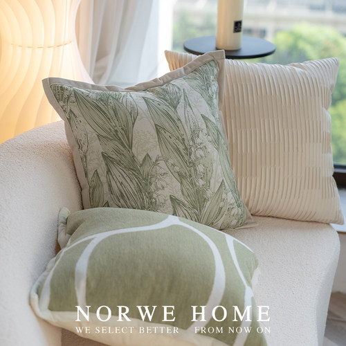 NORWE油画感提花抱枕柔软厚实