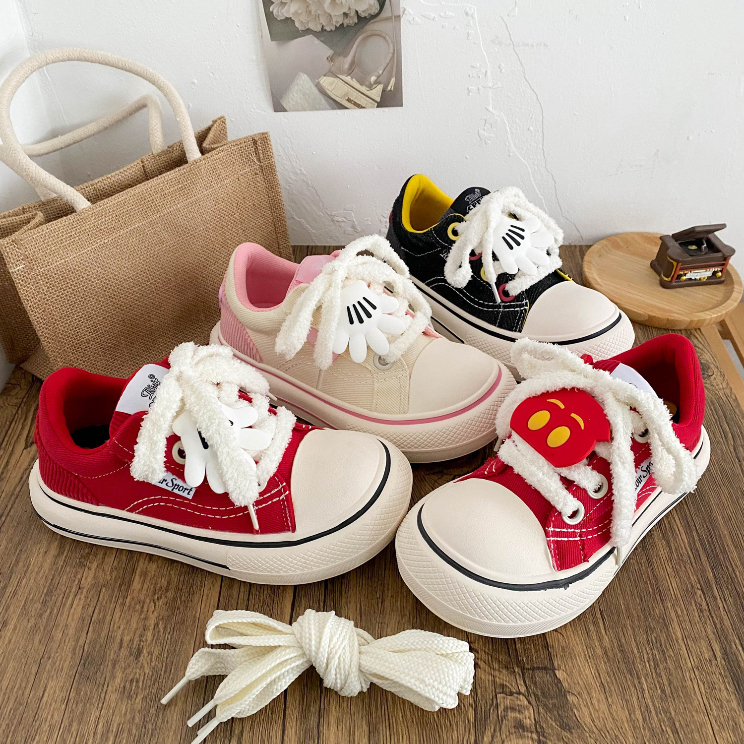 XY-A211 乳胶鞋垫厚底面包鞋女鞋丑萌2025春季新款圆头板鞋