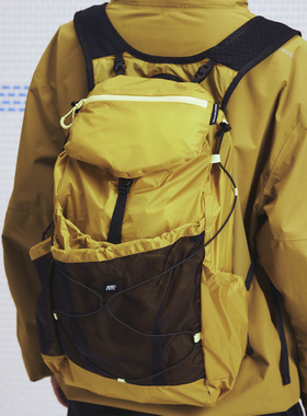 MOUNTAINFEVER UL 20D涂硅尼龙 二合一轻量防水18L钻石双肩包