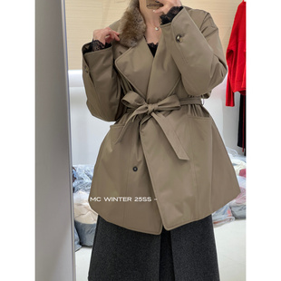 时髦风衣重工款 欧洲站冬季 18212 轻奢狐狸毛领95鹅绒羽绒服