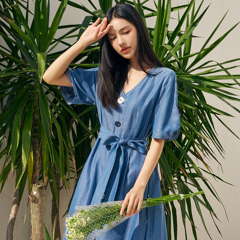 蓝色倾情 夏女装 线下专柜商场同款天丝蓝色v领连衣裙