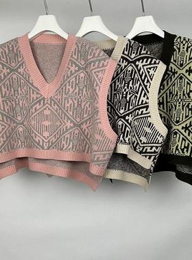 MQ｜MACQNF29333复古港风V领阔版短款外穿针织马甲背心上衣马夹女