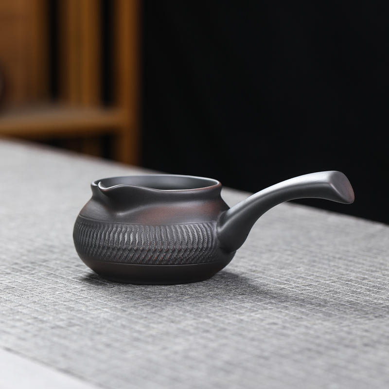 紫陶侧把公道杯跳刀工艺防烫分茶杯陶瓷茶具家用匀杯公平杯中式