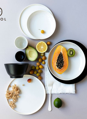 法国进口Revol 黑白色简约陶瓷餐盘 家用牛排盘汤盘西餐摆盘餐具