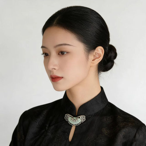 红依新中式S925银蝴蝶玉胸针女