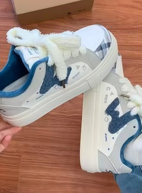 韩版蓝白色加绒厚底面包鞋2025新款ins耐磨板鞋舒适保暖运动鞋子