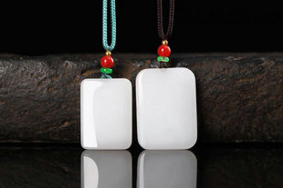 新疆白玉面包无事牌吊坠玉坠平安牌男女太平无事牌金丝玉戈壁玉