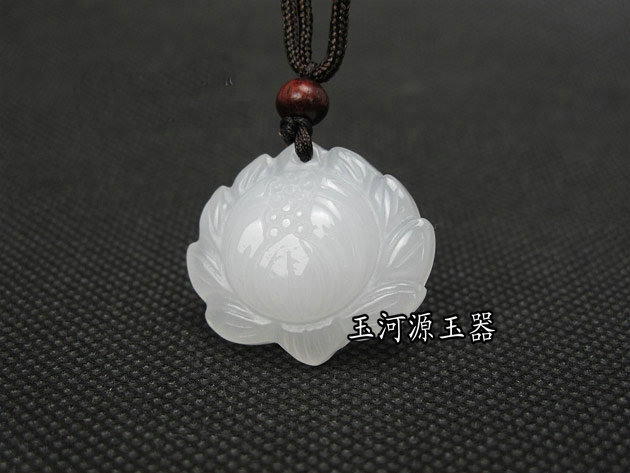 天然和田玉雪莲花挂件白玉莲花吊坠雪莲一级白女款饰品项坠包邮