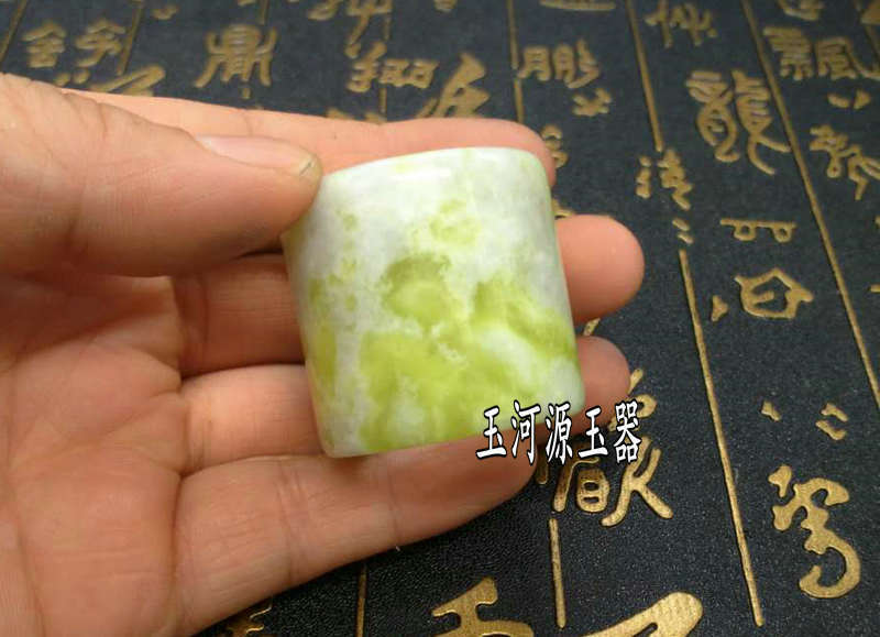 天然玉石蓝田玉仿古扳指玉戒指指环飘黄花男女姜花岫玉手饰品包邮