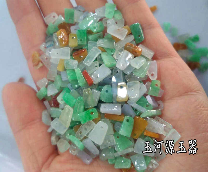 缅甸老坑翡翠A货随型冰三彩阳绿冰黄白不规则原石DIY玉石散珠碎石