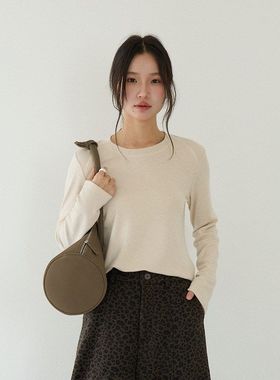 软糯舒适斜肩拼接长袖圆领t恤女修身内搭加绒打底衫11096强明女装