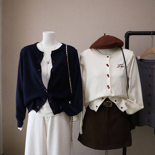 比正2025秋冬新款韩版女装字母