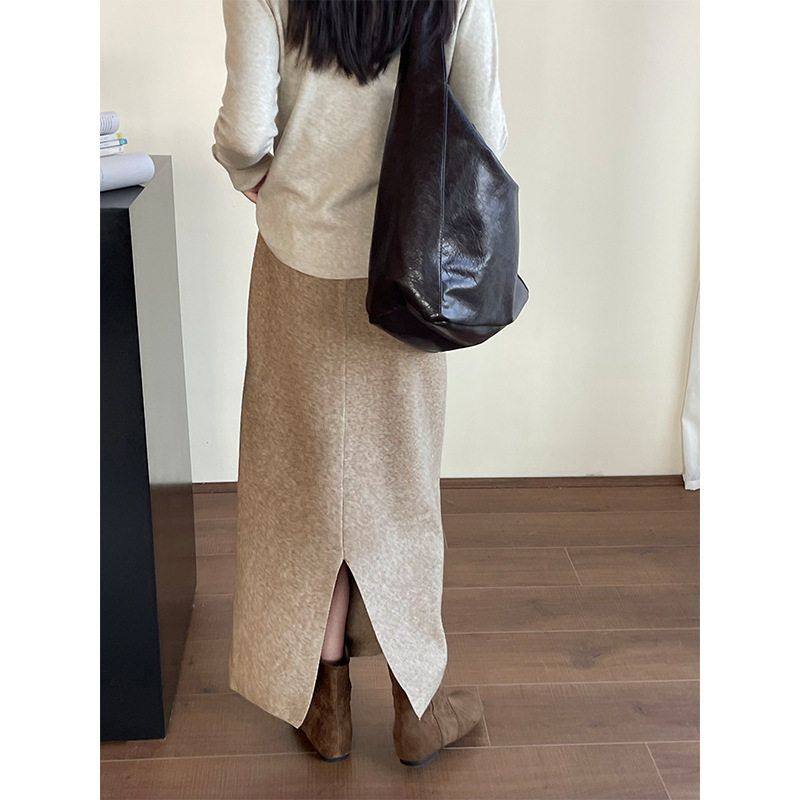 后开叉H型百搭半身裙2025冬松紧腰显瘦百搭针织裙YL960 强明女装