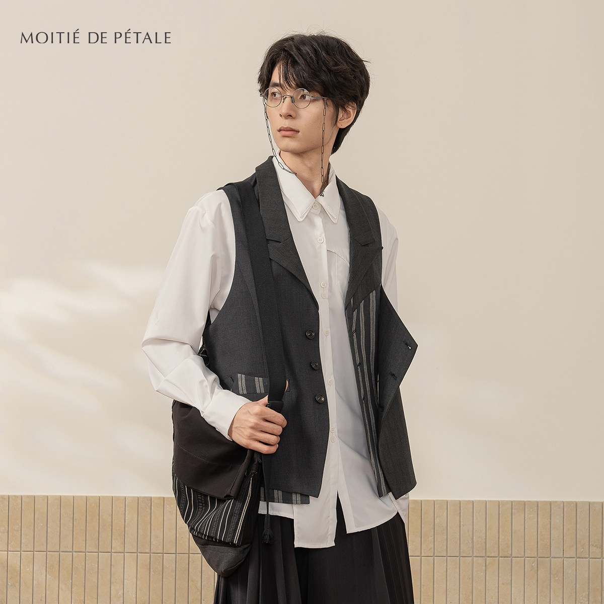 半片花瓣「咏叹」格条纹拼接双层翻页腰带马甲 复古撞色多形态,男装,常规马甲,淘宝优惠券,粉丝福利购,淘宝优惠卷