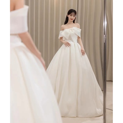 缎面轻婚纱2022年新款一字肩新娘小个子齐地出门纱简约大气礼服裙