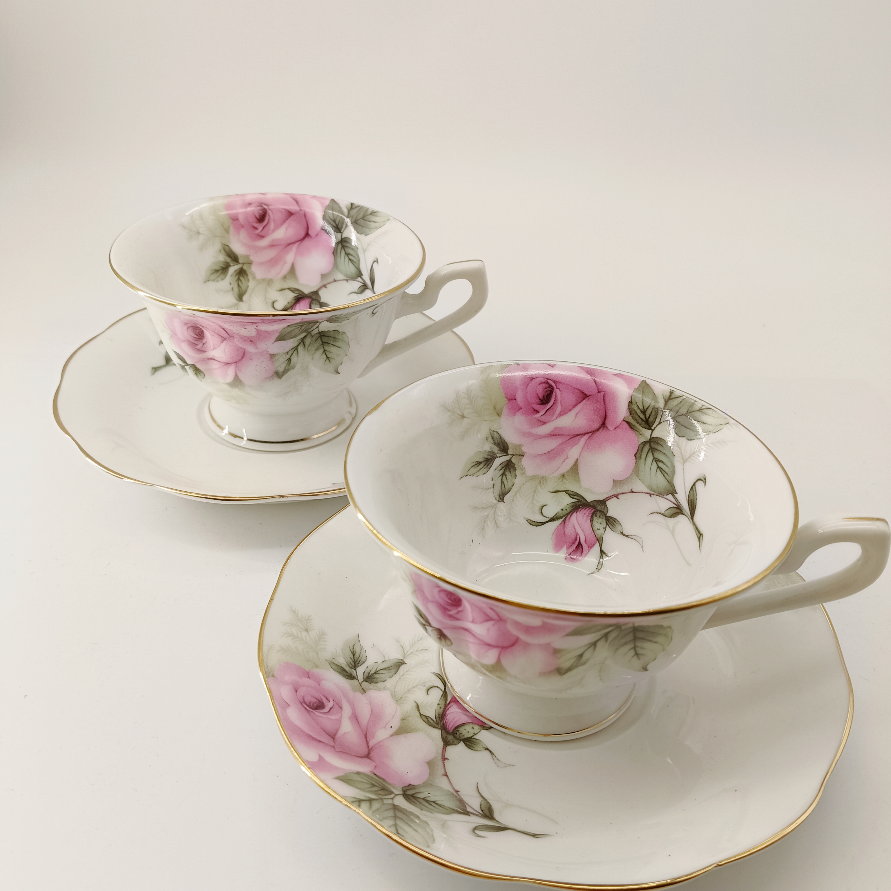 1990年代产的的玫瑰花咖啡杯碟套装